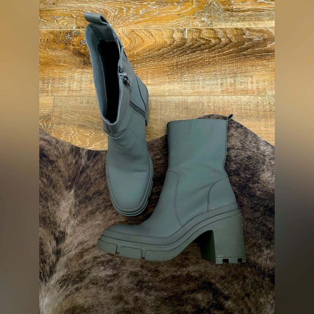 ZARA rain boot heels